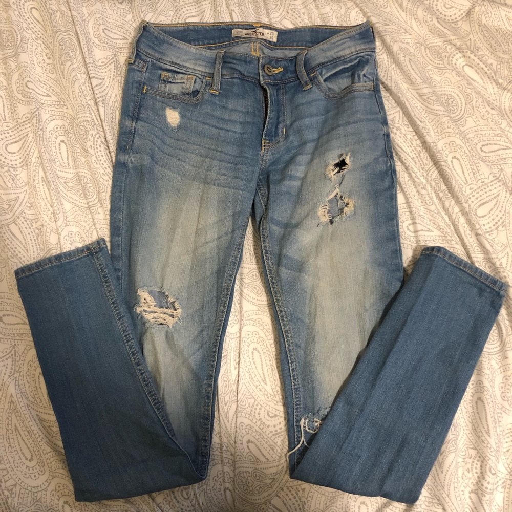 00S Distressed Jeans from Hollister Co